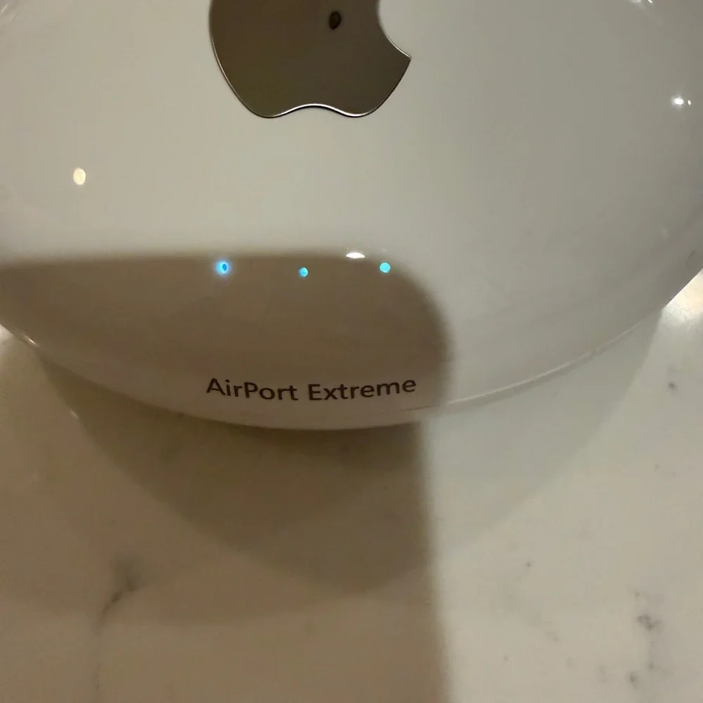 Apple Airport Extreme Base Station Model A1034 54 Mpbs